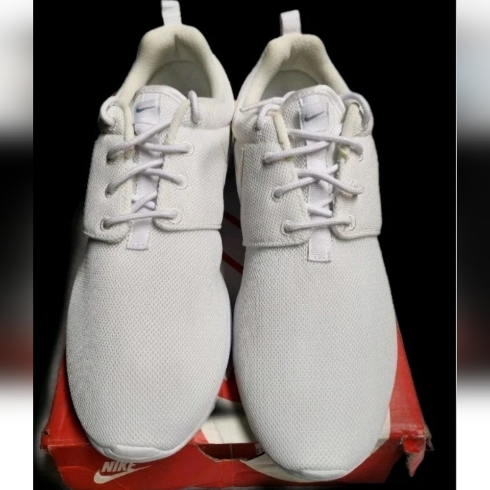 Nike Girls Roshe One (GS) White/White-Wolf Grey Athletic Shoes Sneakers Size 6.5 - Picture 6 of 14